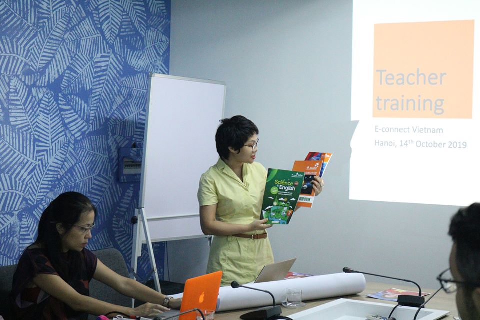 E-connect Hà Nội tổ chức tập huấn chương trình tiếng Anh Toán và tiếng Anh Khoa học